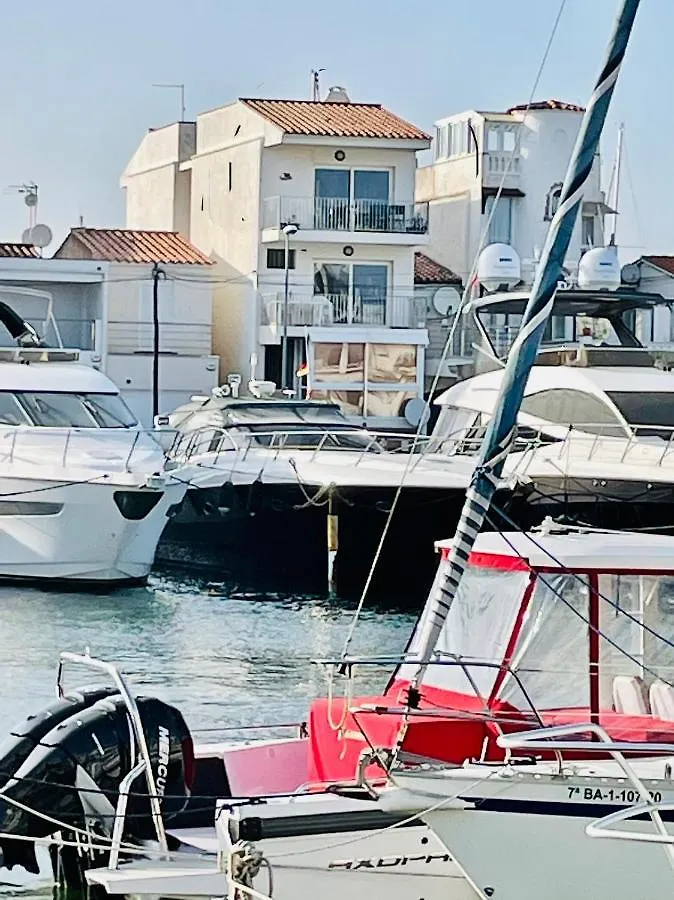 Appartement 80 m2,Port Rhodes D-2 chambres, terrasse panoramique, vue sur le canal principal d’Empuriabrava 0*, Empuriabrava Espagne